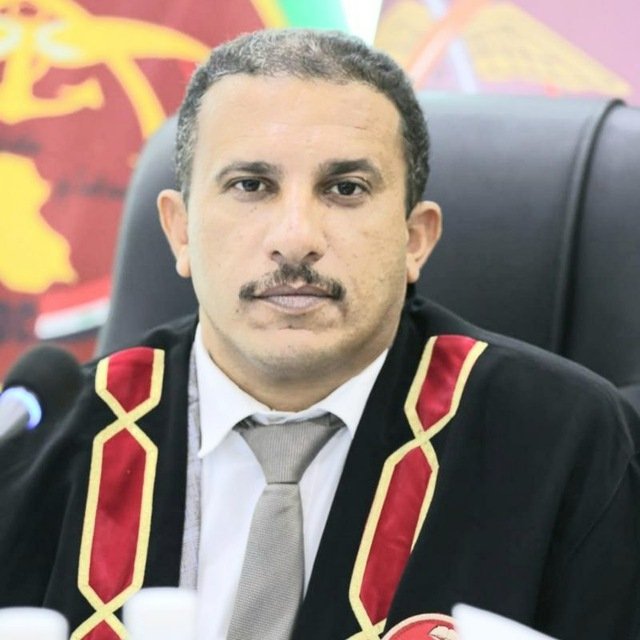سعر الصرف قد يصل إلى 200 ألف لكل 100 دولار.. ما الحلول لمعالجته؟