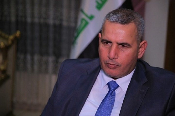 نائب سابق يحذر من عجز الحكومة عن تسديد رواتب الموظفين