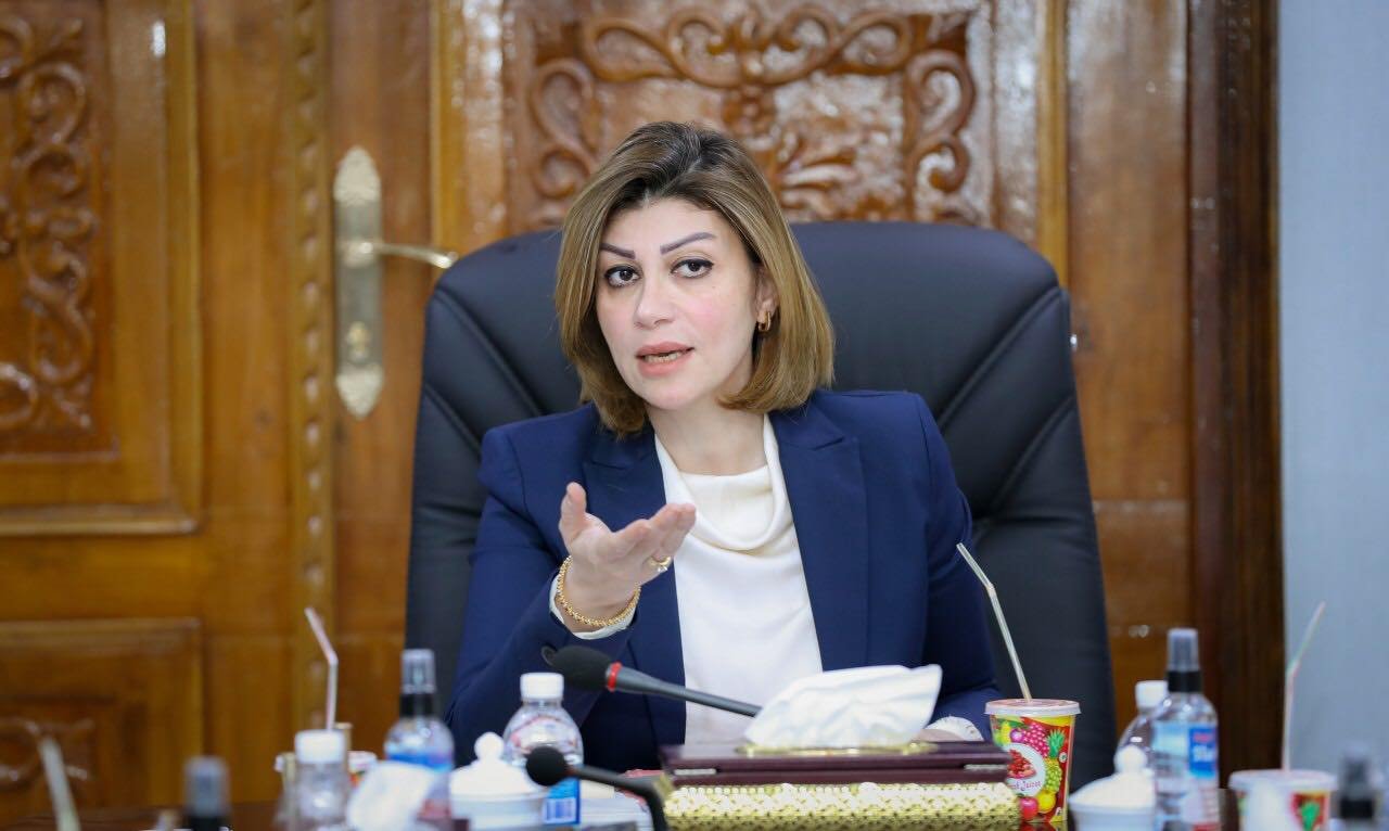 وزيرة الهجرة “تتفاجئ” بتواجد نازحين في مخيم بزيبز !