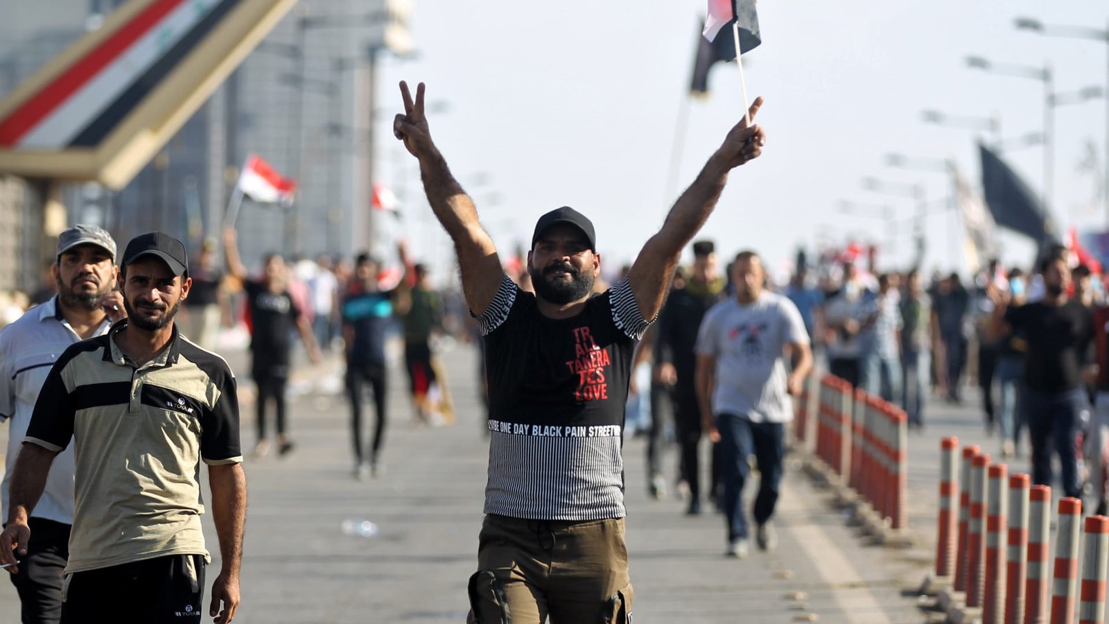 النظام السياسي يبحث عن التوازن بعد “زلزال تشرين”