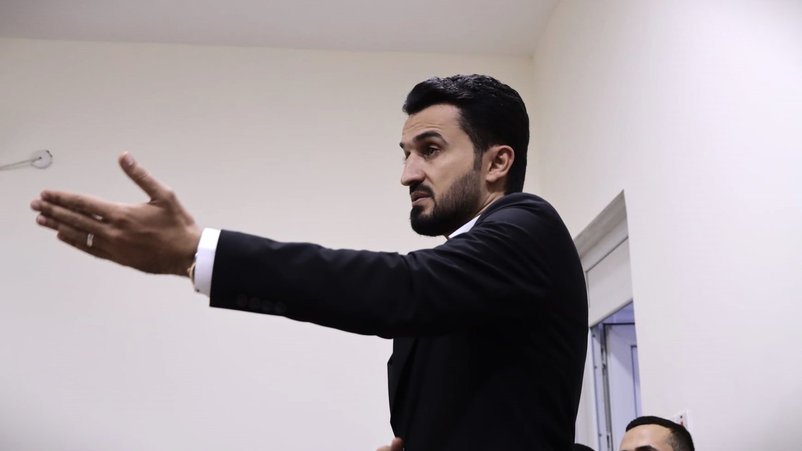 سند يصعد لهجته بعد بيان المخابرات: لا تستفزونا ترى نخرب بعد