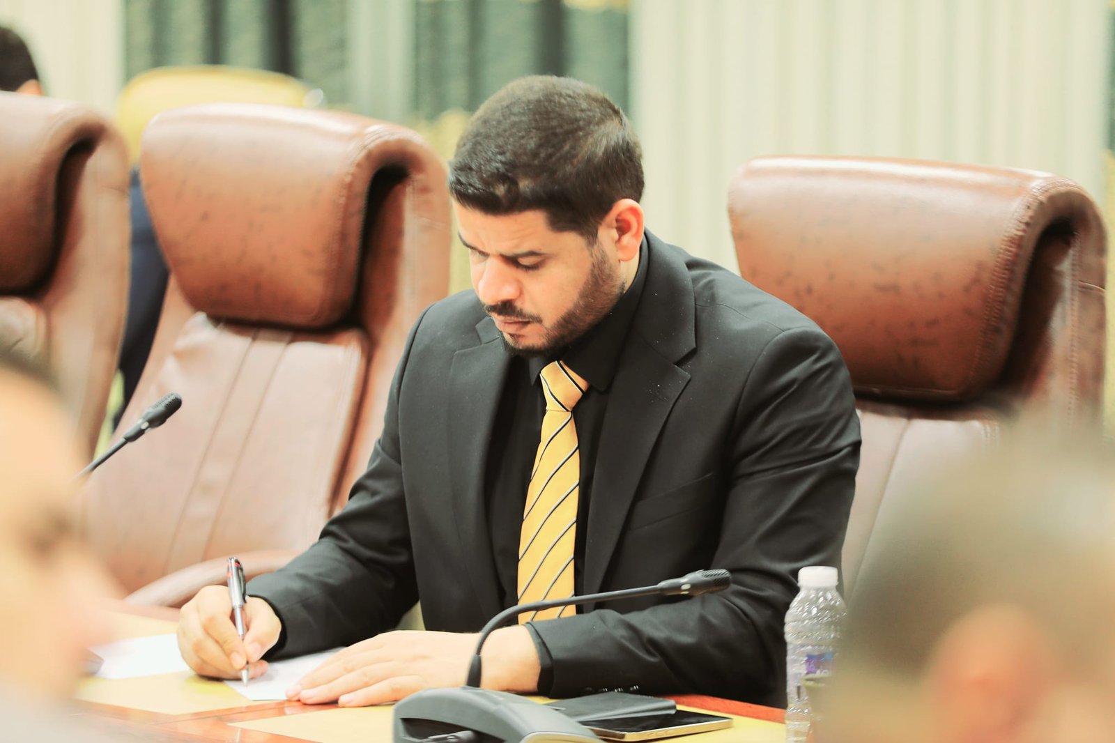 سابقة تحدث لأول مرة.. نائب يحوّل أموال ذكرى عزاء والده لغزة ولبنان
