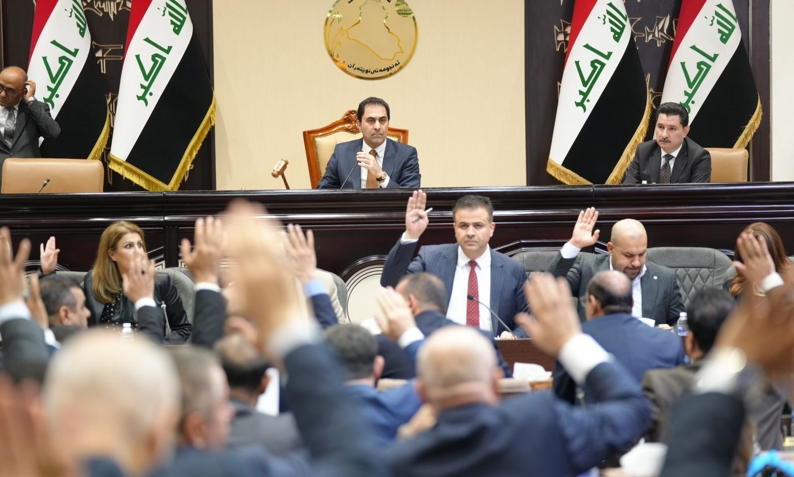 “خروقات” تجر وزيراً ورئيس هيئة إلى الاستجواب داخل البرلمان