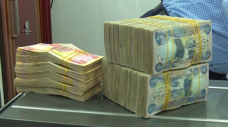 “اختناق مالي” يشهده العراق.. والحكومة تستعين بـ”حساب الطوارئ”