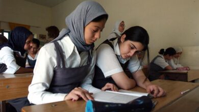 طالبات في المدرسة