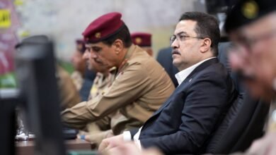 السوداني خلال اجتماع مع قادة الجيش (أرشيف)