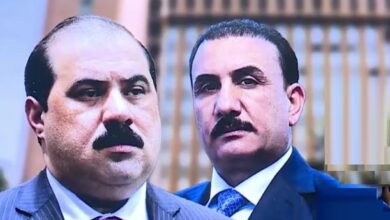 على اليمين وزير التربية وعلى اليسار مثنى السامرائي رئيس تحالف العزم الذي ينتمي إليه الوزير