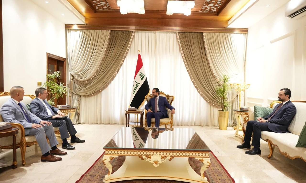 الحلبوسي يستقبل القائم بأعمال السفارة الأمريكية ستيفن فاجن.. المفاوضات بدلاً من التصعيد