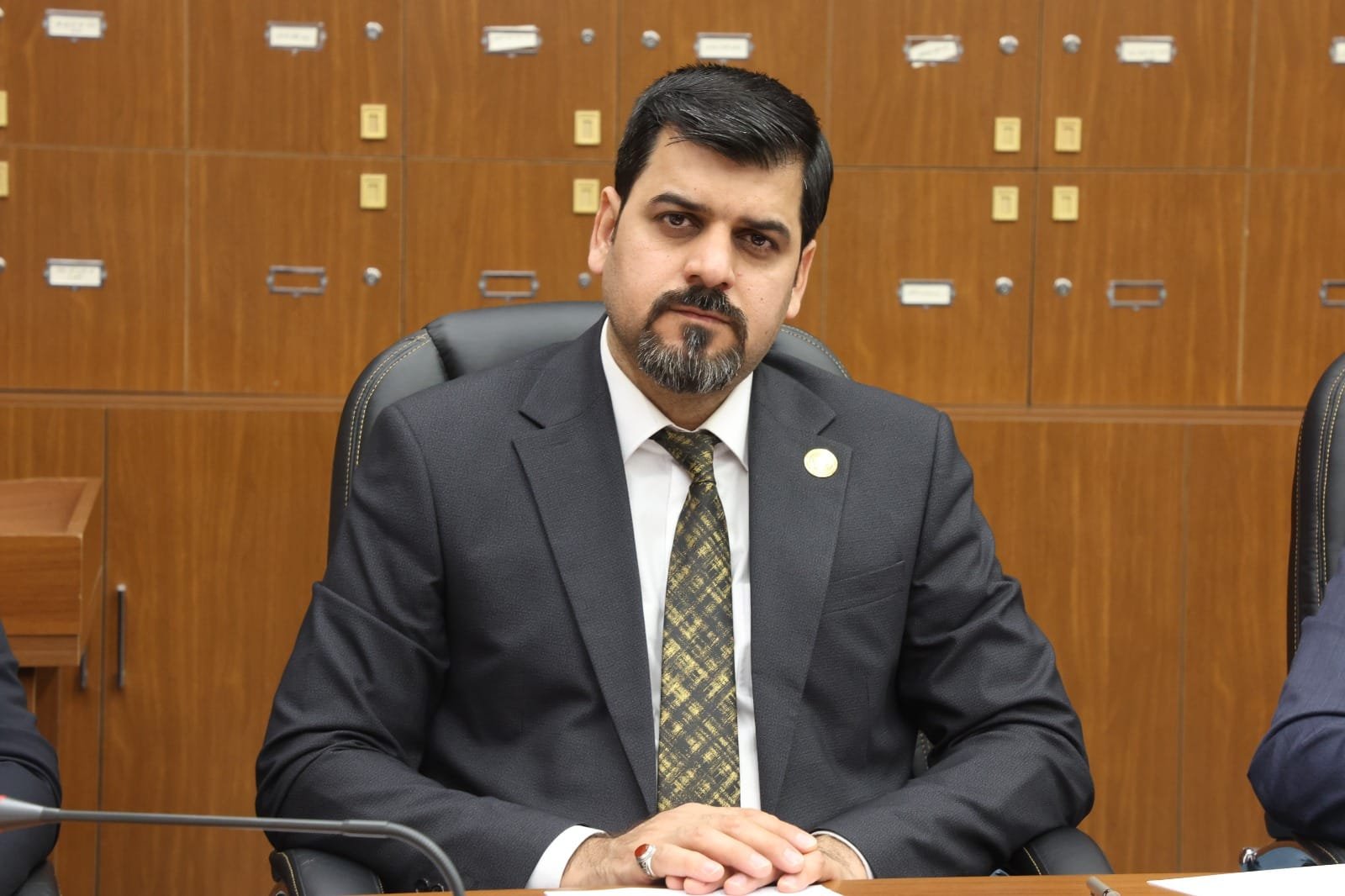 مقترح قانون جديد ينهي أزمات الإجازات السنوية لموظفي الدولة