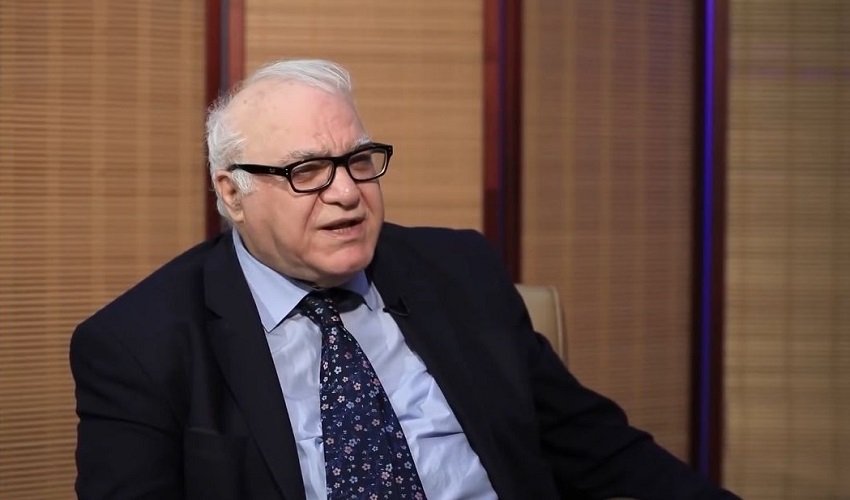 مستشار رئيس الوزراء: الاقتراض إجراء مؤقت لتأمين رواتب الموظفين