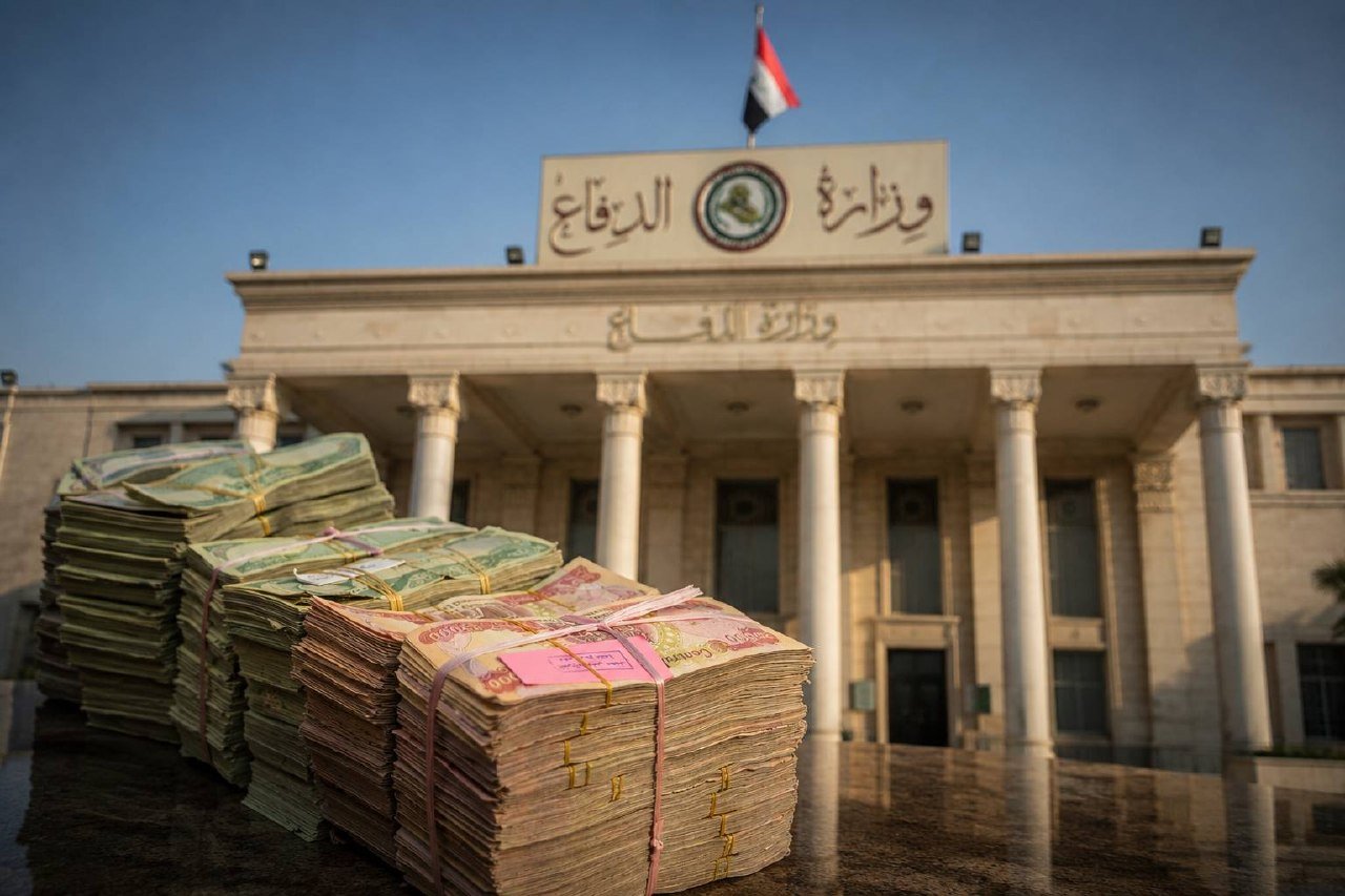 «وداعاً للحارس الشخصي».. الأزمة المالية تعيد ترتيب الإنفاق في وزارة الدفاع