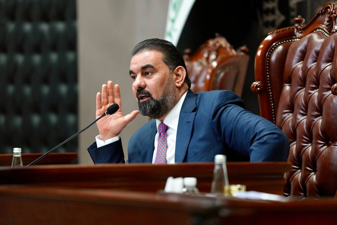 العالم يمشي الكترونياً والعراق يرجع الى الوراء.. الحلبوسي لوزير النفط: هذا الوضع ما مقبول خلاص!