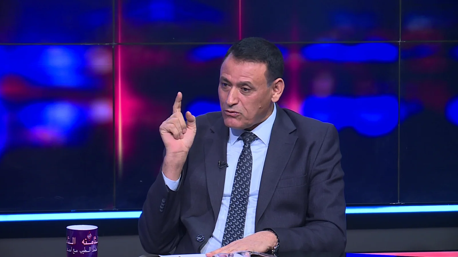 معركة السلاح تدخل مرحلة جديدة.. هل تتجه الفصائل إلى التجميد بدلاً من التسليم؟