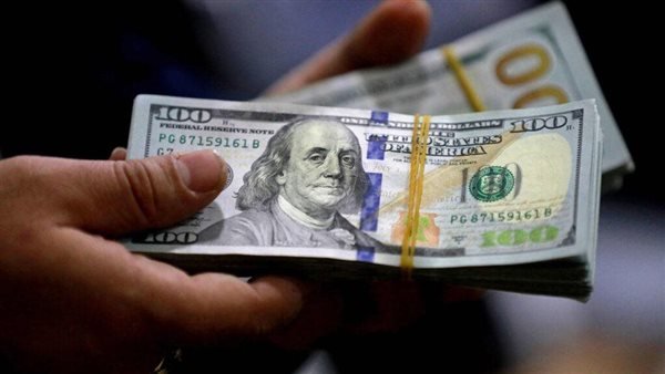 خبير اقتصادي: خفض سعر صرف الدولار مجدداً مستبعد.. والدينار فقد نحو 16% من قيمته